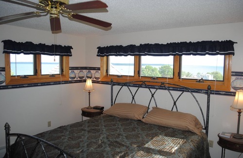 Bayfield Bed & Breakfast | The Best Lake & Town View's -Sleeps 2, King Bed. Private Full Bath with shower.