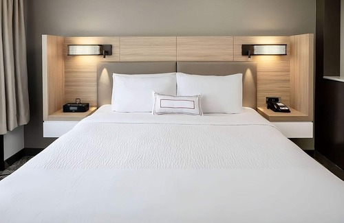 Donelson Resort | The Best of Nashville! Bring Your Pets, Enjoy the Pool, Free Parking!