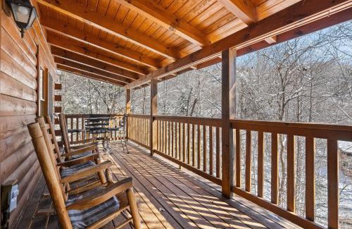 Black Bear Falls House | The Big Moose by Venture Smoky Mountains