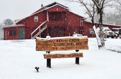 Ashley Oaks House | The Big Red Barn Unit #5 -Direct Access- 150 yards to G-23