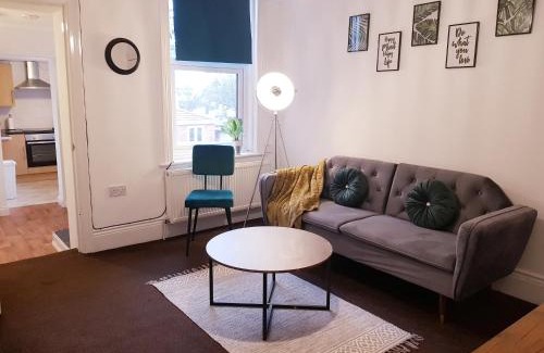 South Shields Apartment | The Birchington - 3 Bedroom Apartment & Workspace