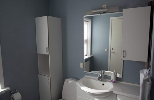 Torshavn House | The Bird/Guesthouse/10 Min Walk Downtown