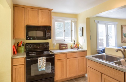 Spokane Cottage | The Birdhouse - A charming cottage on the South Hill