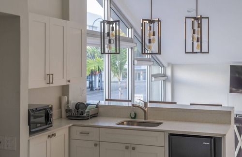 Northeast Miami Hotel | The Biscayne Hotel