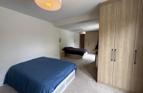 East Finchley House | The Bishop Retreat