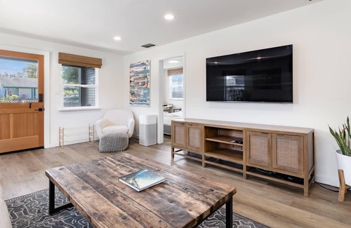 Opal Cliffs House | The Black Pearl - 26th Ave Oasis