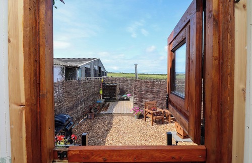 Newton Stewart Cottage | THE BLACK SHEEP, pet friendly, character holiday cottage in Whithorn