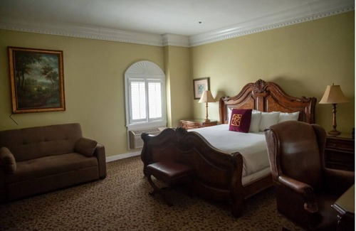 Parkersburg Hotel | The Blennerhassett Hotel