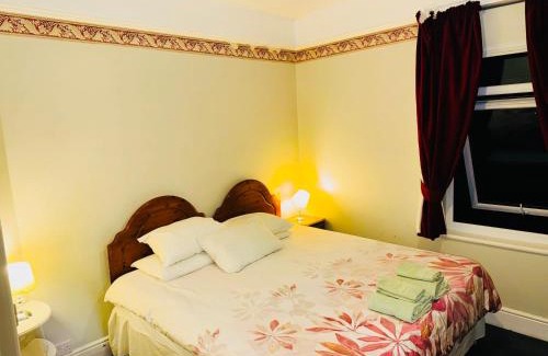 Southampton City Centre House | The Bliss 9 Home Stay, En-suite, Self check in with smart lock, Non Smoking Home in and out, Zero tolerance for noise after 11pm