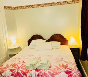 Southampton City Centre House | The Bliss 9 Home Stay, En-suite, Self check in with smart lock, Non Smoking Home in and out, Zero tolerance for noise after 11pm