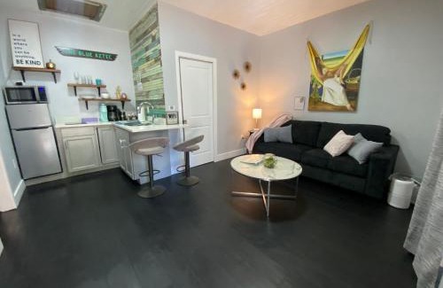 Sanford Apartment | The Blue Aztec