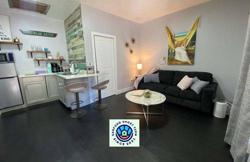 Sanford Apartment | The Blue Aztec