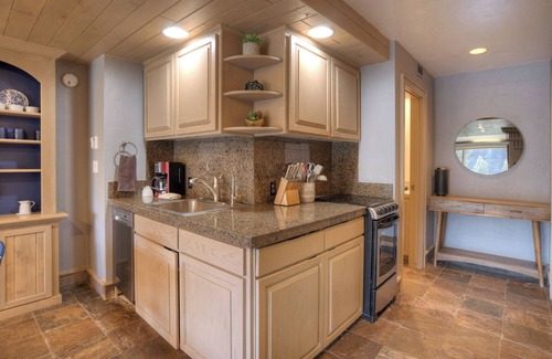 Purgatory Condo | The Blue Engineer (#515) |Near Ski - Golf/Pool/Hot Tub/AC - End Unit Views