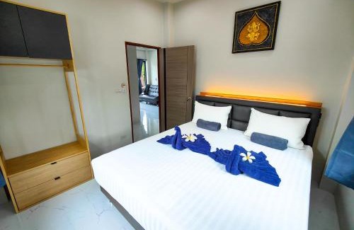 Na Thon House | The Blue House Lipa Noi