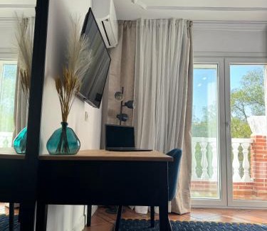 Las Lagunas House | The Blue Suite