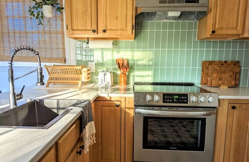 Wade Hampton House | The Bo-Home · Bohemian Tiny Home - Walk to Starbucks!