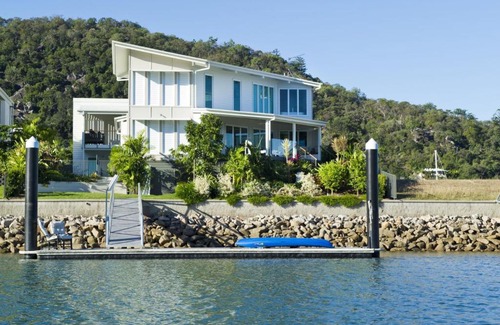 Nelly Bay House | The Boathouse