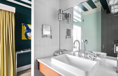 Kennebunkport Hotel | The Boathouse Waterfront Hotel & Marina
