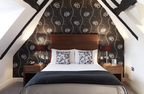 Staines Hotel | The Boleyn Hotel