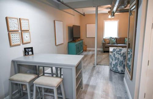 Biloxi Apartment | The Borden Room