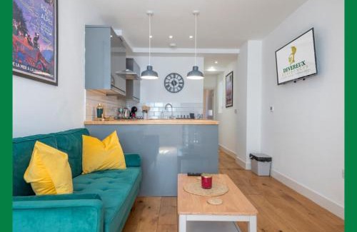 East Walworth Apartment | The Borough Suite Devereux Residences Newly Refurbished