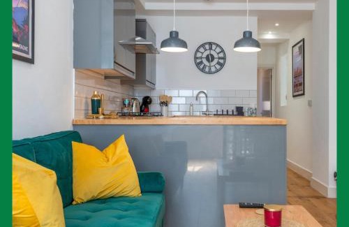 East Walworth Apartment | The Borough Suite Devereux Residences Newly Refurbished