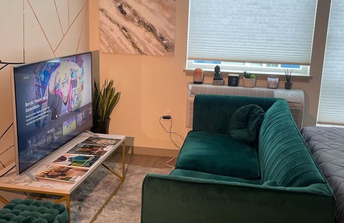 Buckman Neighborhood Apartment | The Borrow - Cozy modern studio loft