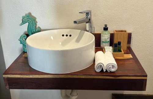 Caye Caulker Hotel | The Bounty