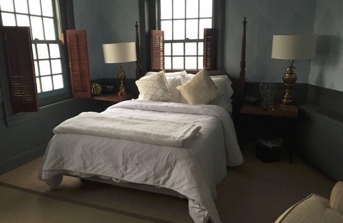 Newtown Hotel | The Brick Hotel