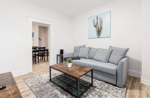 Olde Towne East House | The Brick Road Townhouse - 2 BR + Parking