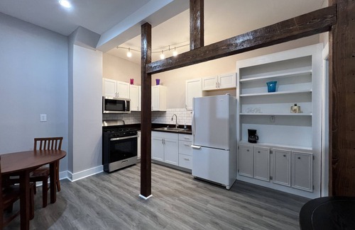 Downtown Apartment | The Broad Apartment - 1.3 miles from the medical District
