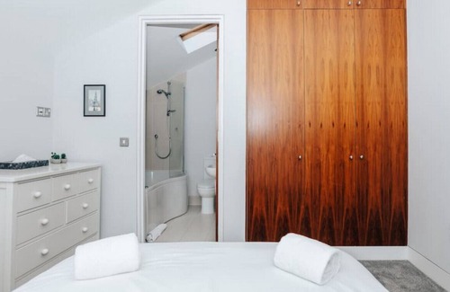Crouch End House | The Broadway, Crouch End