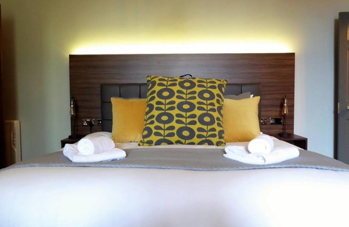 Leeds Apartment | The Broderick at Claremont Apartments