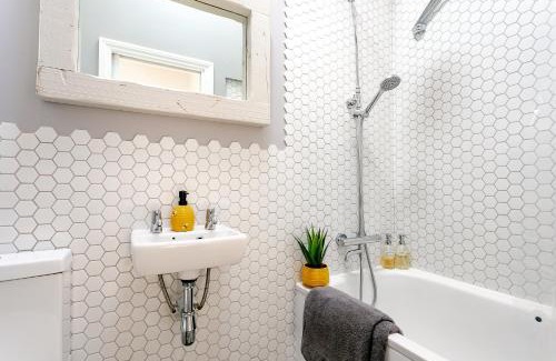 Harrogate House | The Bs Hive, Modern, stylish, 2 bedroom house, in Harrogate centre
