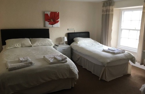 Richmond Hotel | The Buck INN