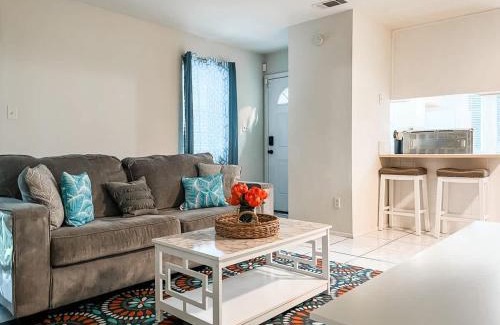 Tallahassee House | The Budget Friendly Home