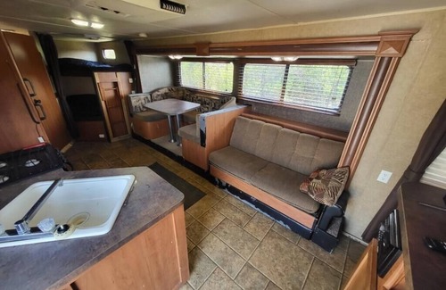 Leadwood RV Rental | The Budget Suite