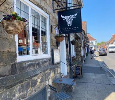 Battle Hotel | The Bull
