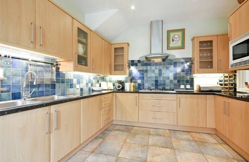 Warkworth Cottage | THE BURGAGE HOUSE, pet friendly, with a garden in Warkworth