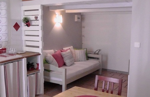 Saint-Paul-Trois-Chateaux Cottage | The cottage "Thyme" for 2 people