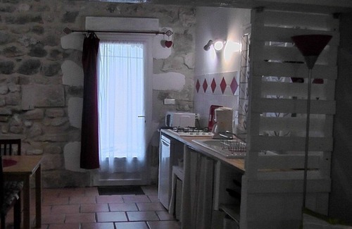 Saint-Paul-Trois-Chateaux Cottage | The cottage "Thyme" for 2 people