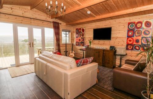 Mawr House | The Cabin