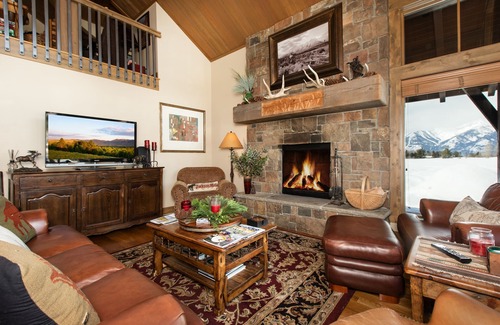 Jackson Hole House | The Cabins at Jackson Hole Golf and Tennis DOG FRIENDLY w fee.