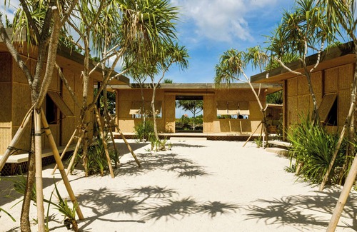 Mushroom Bay Villa | The Cabins Sandy Bay