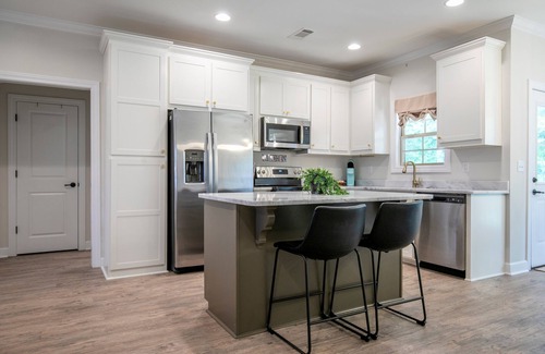 Oxford House | The Campbell 3BR Cozy Home by Velvet Ditch Villas