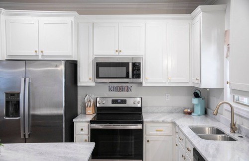 Oxford House | The Campbell 3BR Cozy Home by Velvet Ditch Villas