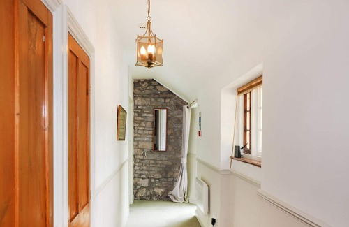 Hinton Cottage | THE CAMPBELL COTTAGE, pet friendly, with a garden in Hinton