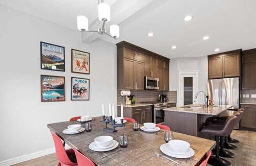 Southeast Edmonton House | The Canadiana | Games Room | Sleeps 11 | King Bed