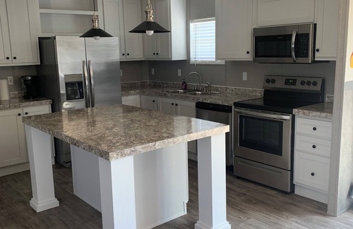 Buckhead Ridge House | The Canal House Charming 2-bedroom house with AC, WiFi in fabulous Okeechobee
