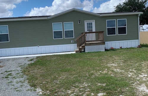 Buckhead Ridge House | The Canal House Charming 2-bedroom house with AC, WiFi in fabulous Okeechobee